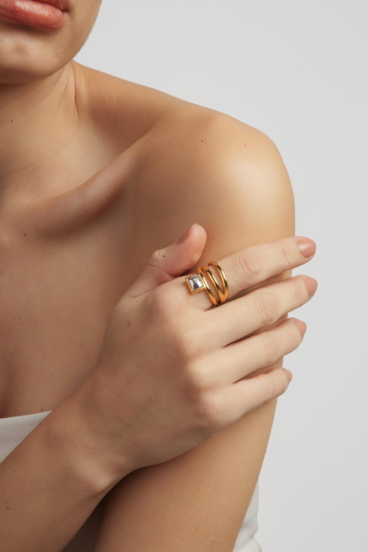 Anel Geometrico Verso Ouro