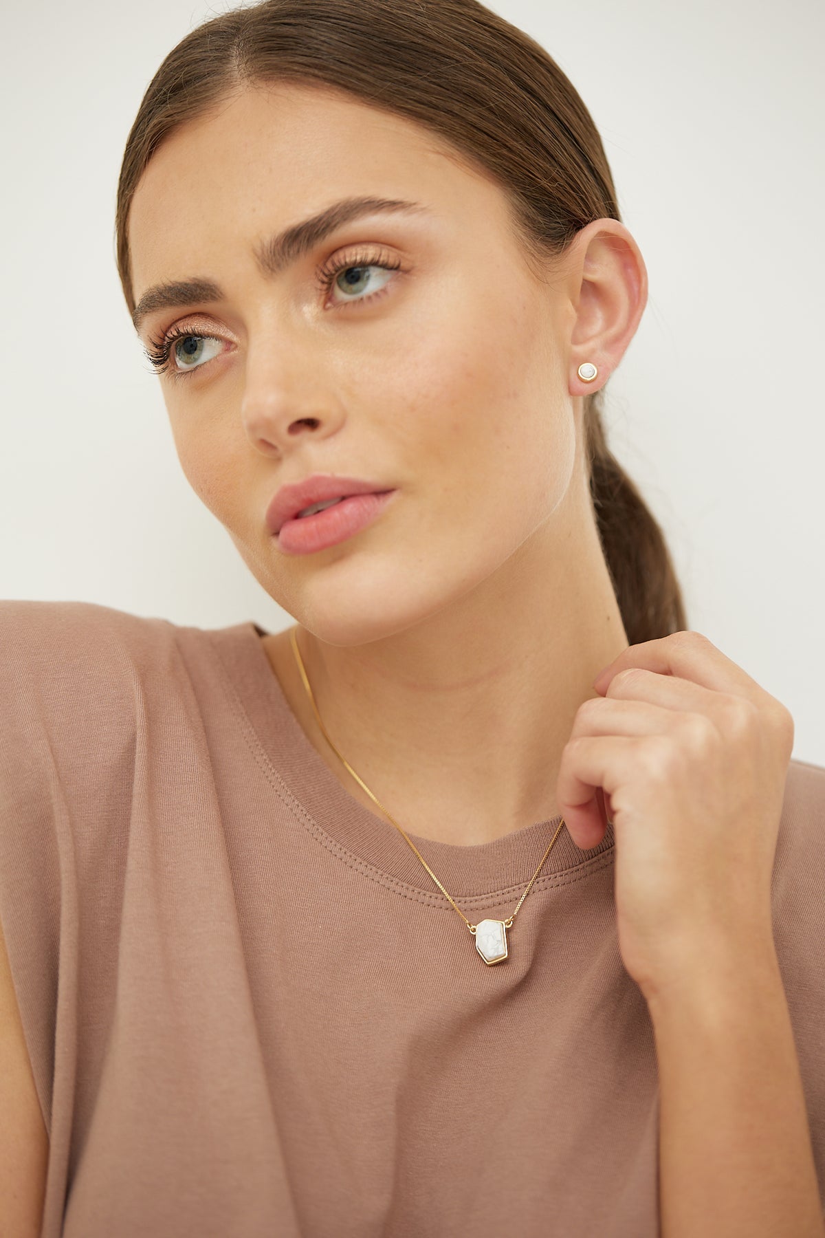 Colar Energia Geométrico P Howlita Branca