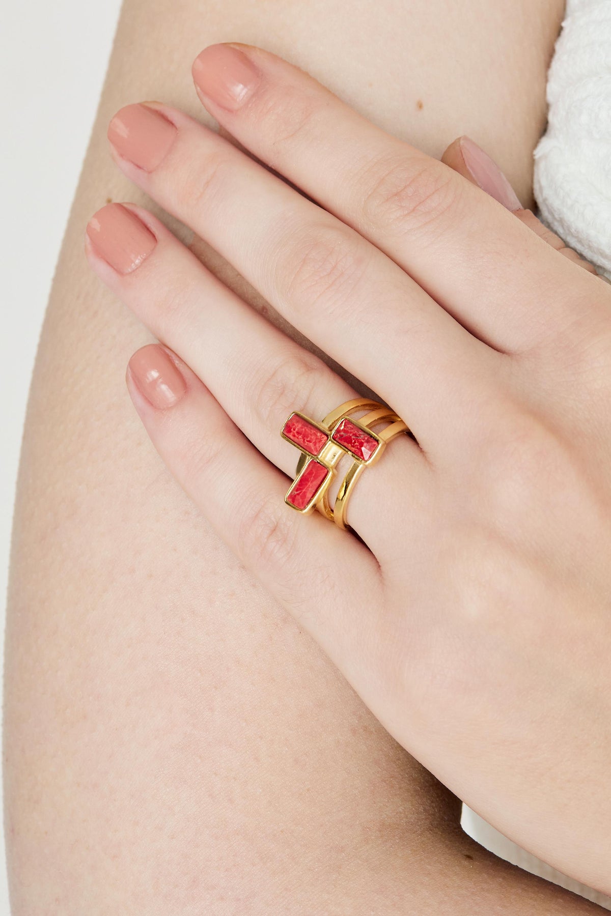 Anel Cores da Alma Howlita Vermelha