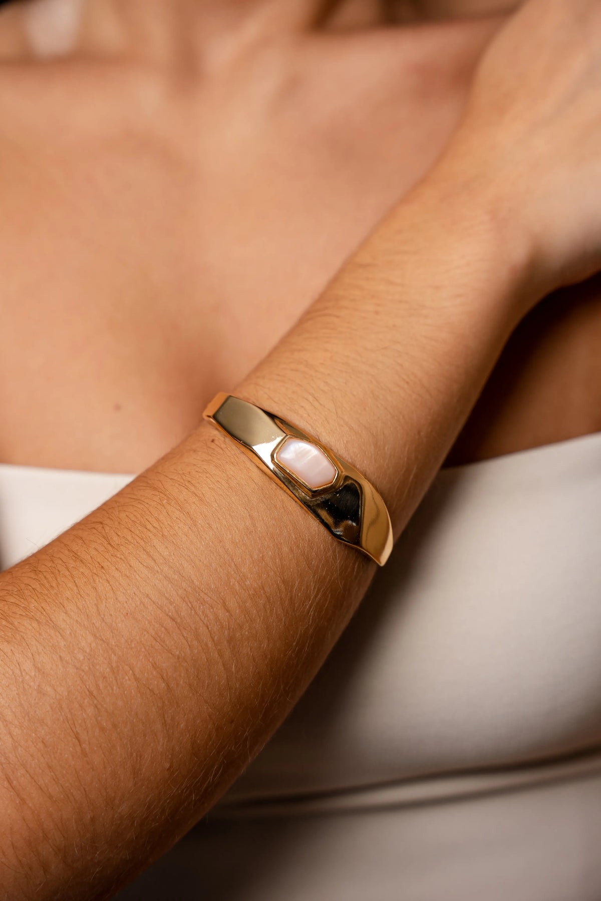Maxi Bracelete Aresta Madrepérola