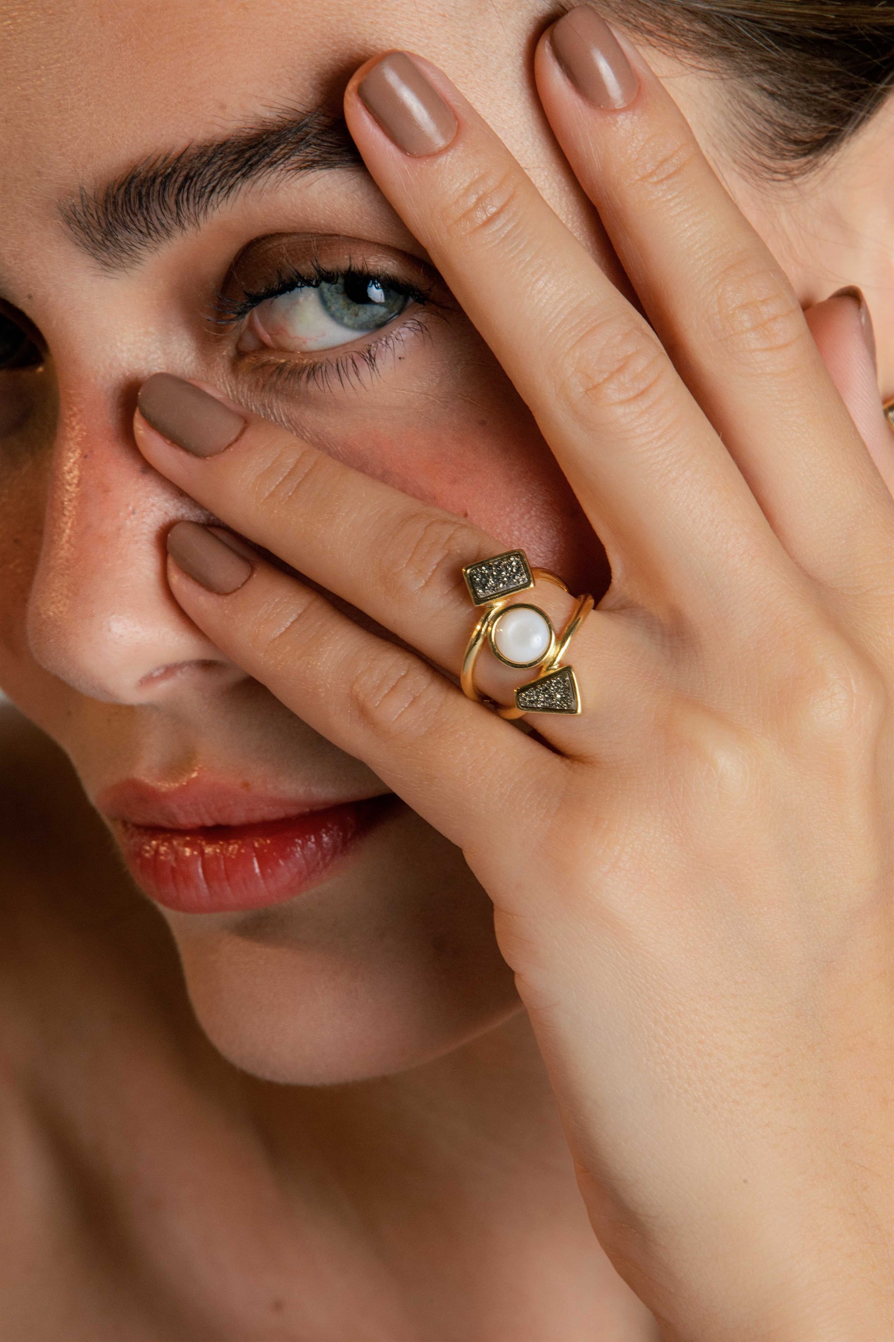 Anel Para Sempre Em Mim Com Madrepérola e Drusa - Ajustável