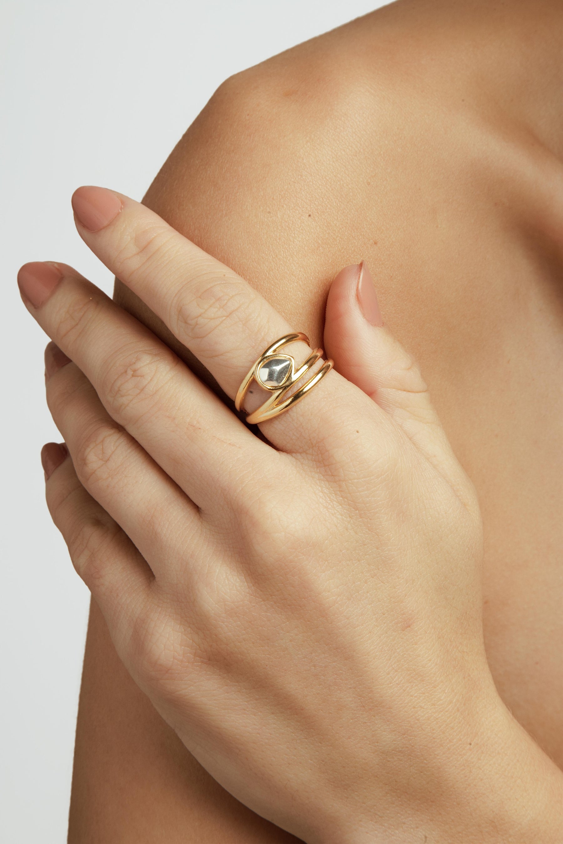 Anel Gota Verso Ouro