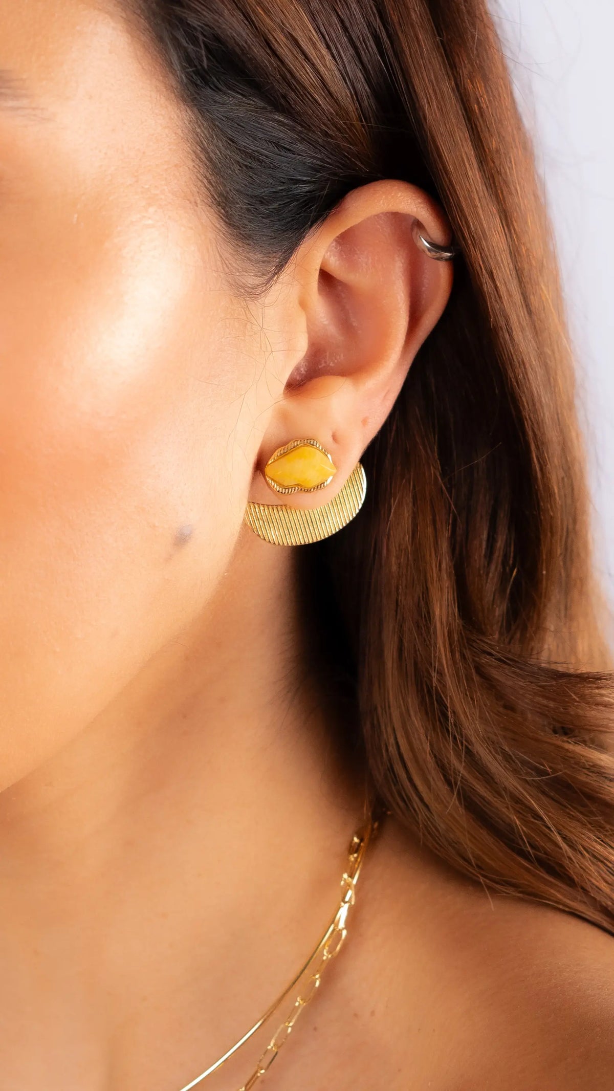 Brinco Ear Jacket Prisma Feldspato Amarelo